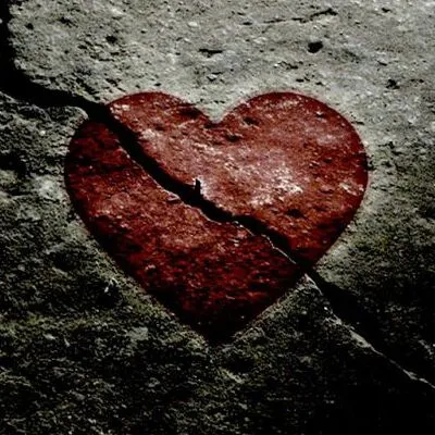 broken heart dp for whatsapp